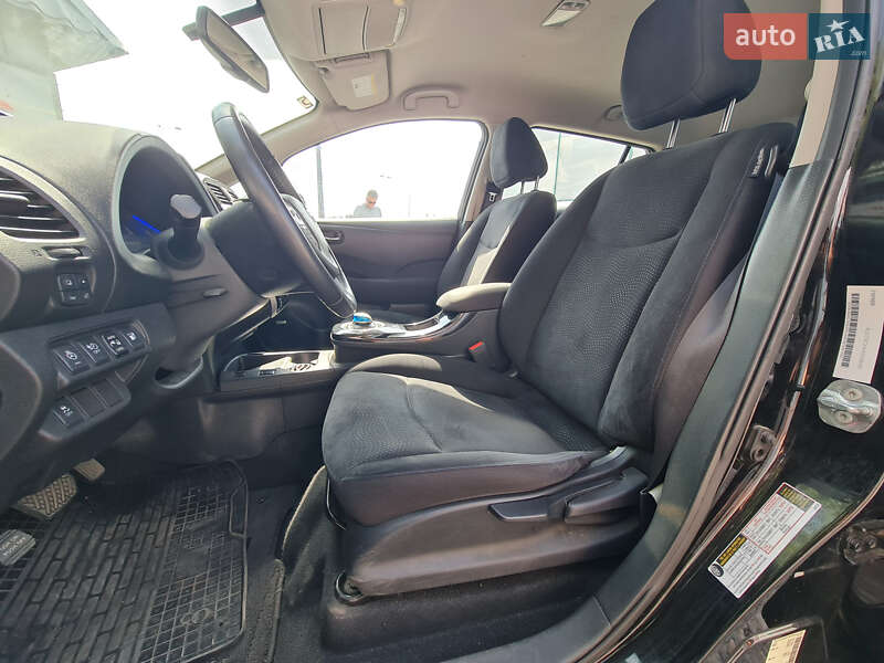 Хэтчбек Nissan Leaf 2016 в Киеве