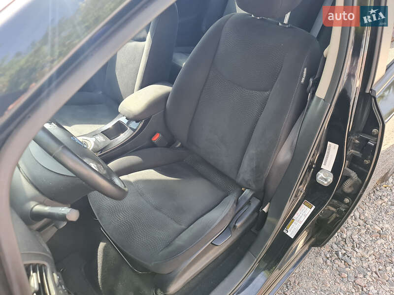 Хэтчбек Nissan Leaf 2016 в Киеве