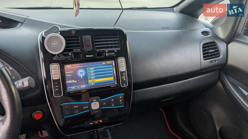 Хэтчбек Nissan Leaf 2013 в Луцке фото 29 Хэтчбек Nissan Leaf 2013 в Луцке