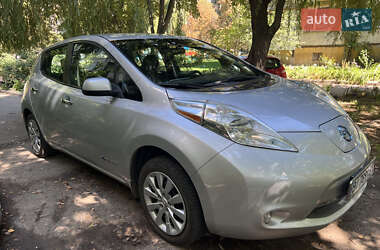 Хетчбек Nissan Leaf 2015 в Полтаві