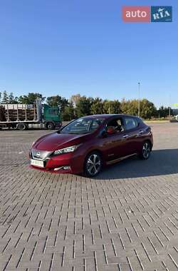 Хэтчбек Nissan Leaf 2019 в 