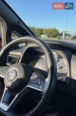 Хэтчбек Nissan Leaf 2019 в 