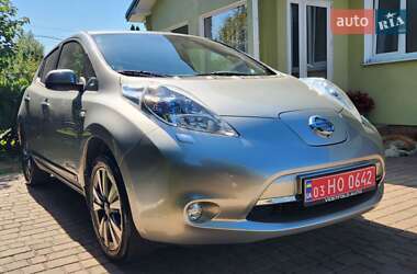 Хэтчбек Nissan Leaf 2015 в 