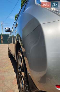 Хэтчбек Nissan Leaf 2015 в 