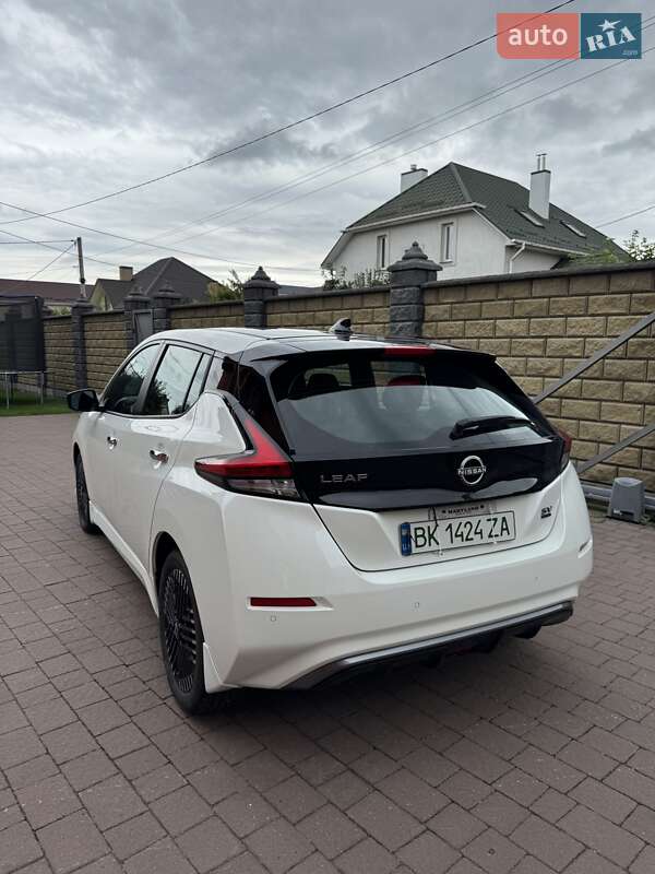 Хэтчбек Nissan Leaf 2023 в Ровно