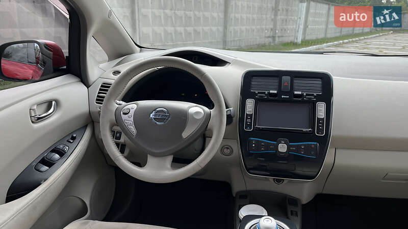 Хэтчбек Nissan Leaf 2012 в Кременчуге