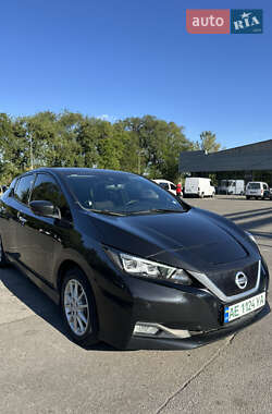 Хэтчбек Nissan Leaf 2018 в 
