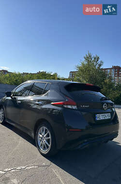 Хэтчбек Nissan Leaf 2018 в 