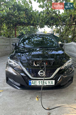 Хэтчбек Nissan Leaf 2018 в 