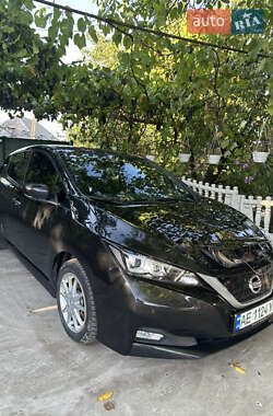 Хэтчбек Nissan Leaf 2018 в 