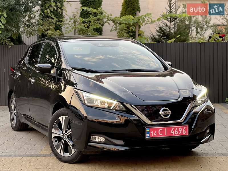 Хэтчбек Nissan Leaf 2021 в 