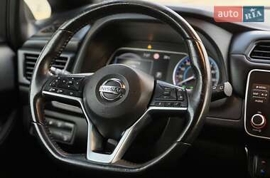 Хэтчбек Nissan Leaf 2021 в 