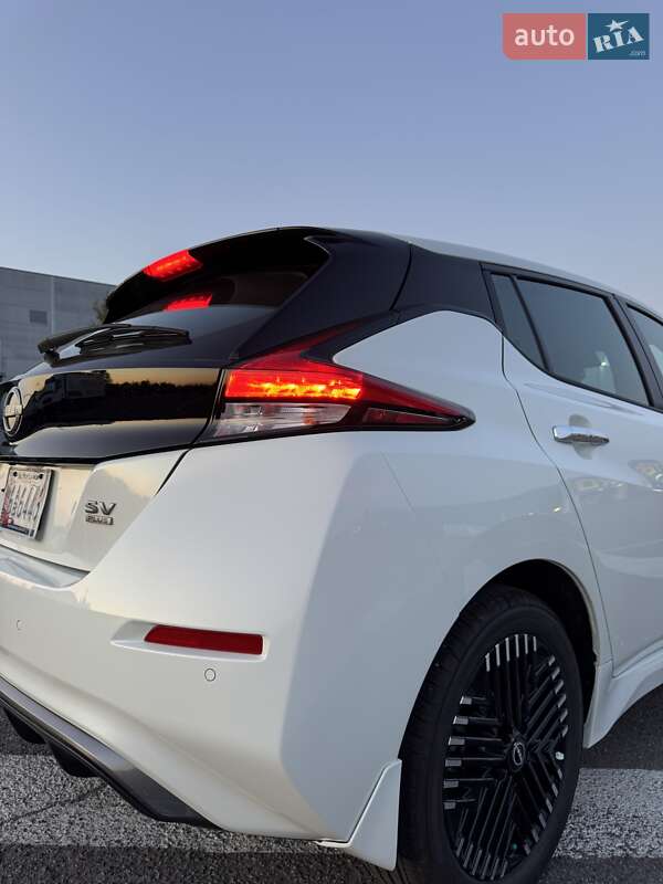 Хэтчбек Nissan Leaf 2023 в Ровно