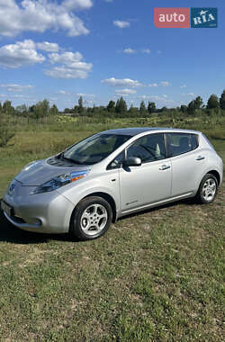 Хэтчбек Nissan Leaf 2012 в Пирятине