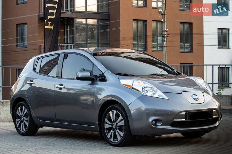 Хэтчбек Nissan Leaf 2016 в Львове