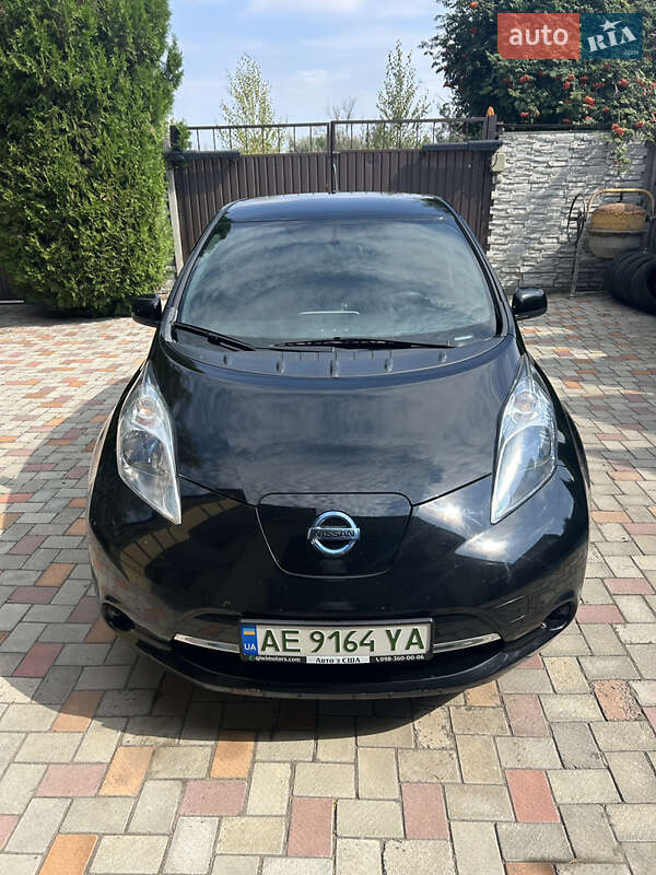Хэтчбек Nissan Leaf 2013 в Днепре