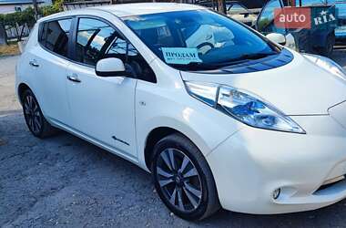 Хэтчбек Nissan Leaf 2015 в Каменец-Подольском