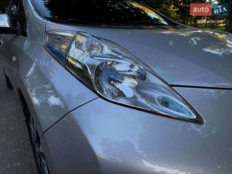 Хэтчбек Nissan Leaf 2016 в Киеве