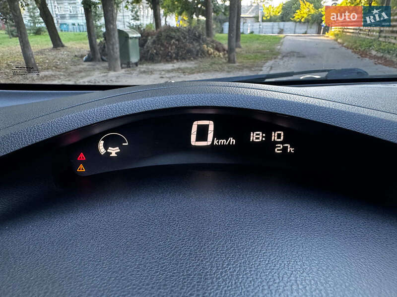 Хэтчбек Nissan Leaf 2016 в Киеве