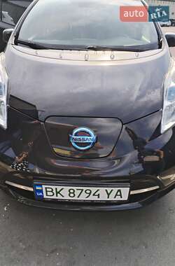 Хетчбек Nissan Leaf 2015 в Рівному