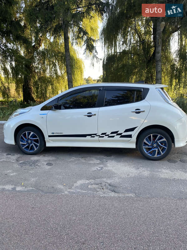 Хэтчбек Nissan Leaf 2017 в Житомире