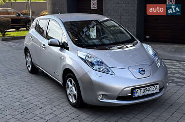 Хэтчбек Nissan Leaf 2012 в 