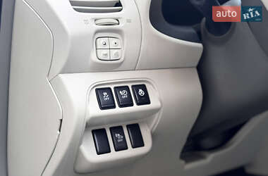 Хэтчбек Nissan Leaf 2012 в 