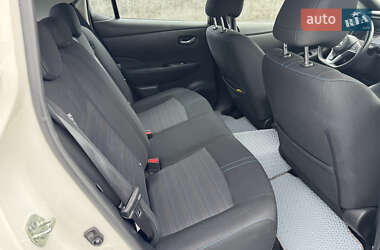 Хэтчбек Nissan Leaf 2022 в 