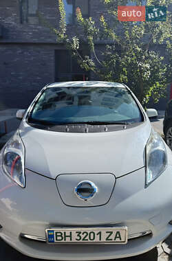 Хэтчбек Nissan Leaf 2015 в Одессе