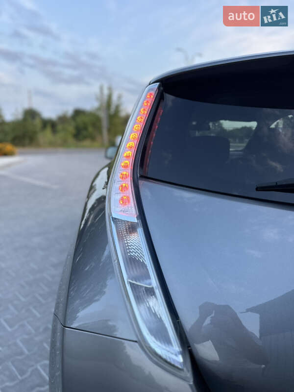 Хэтчбек Nissan Leaf 2013 в Владимире