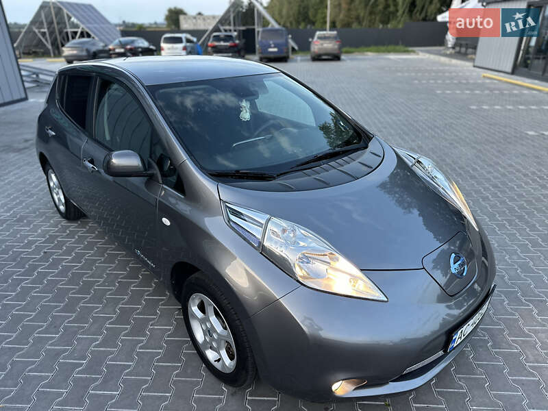 Хэтчбек Nissan Leaf 2013 в Владимире