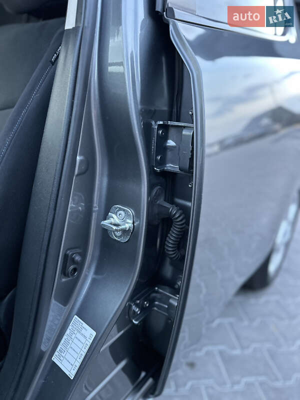 Хэтчбек Nissan Leaf 2013 в Владимире