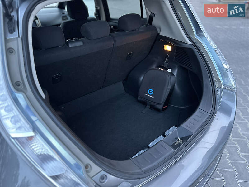 Хэтчбек Nissan Leaf 2013 в Владимире