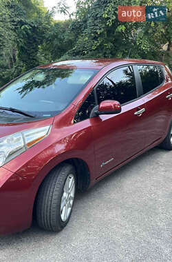 Хэтчбек Nissan Leaf 2014 в Киеве