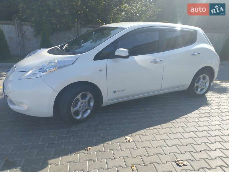 Хэтчбек Nissan Leaf 2013 в Одессе