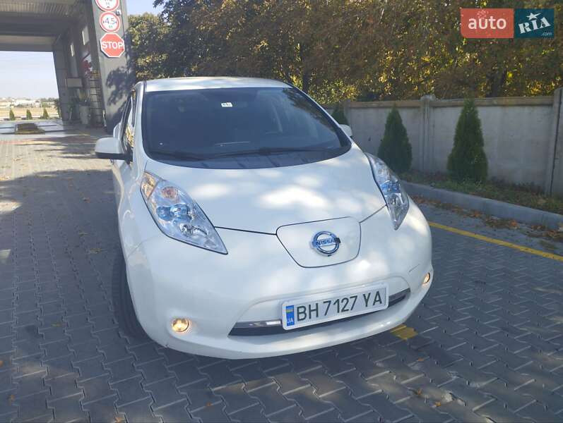 Хэтчбек Nissan Leaf 2013 в Одессе