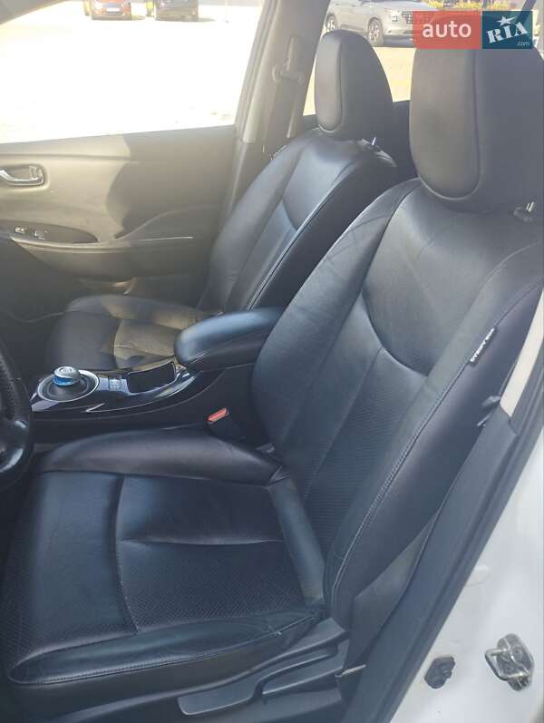Хэтчбек Nissan Leaf 2013 в Одессе