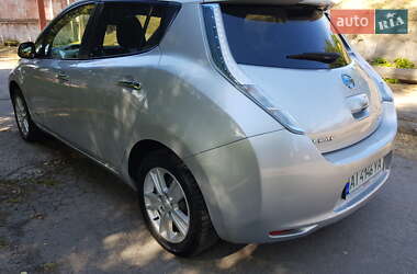 Хэтчбек Nissan Leaf 2012 в 