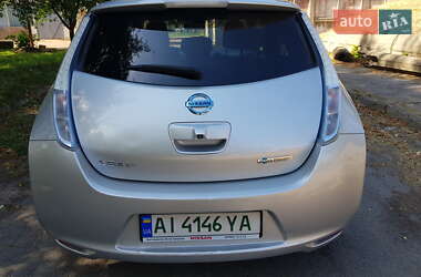 Хэтчбек Nissan Leaf 2012 в 