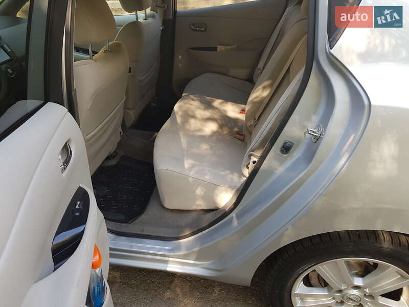 Хэтчбек Nissan Leaf 2012 в Белой Церкви