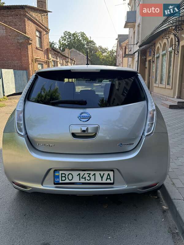 Хэтчбек Nissan Leaf 2015 в Тернополе