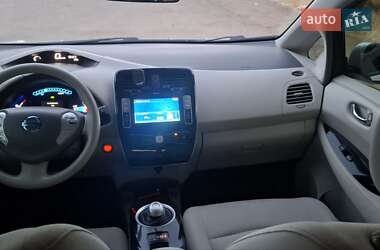 Хетчбек Nissan Leaf 2012 в  фото 3 Хетчбек Nissan Leaf 2012 в