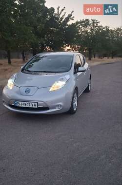 Хетчбек Nissan Leaf 2012 в  фото 10 Хетчбек Nissan Leaf 2012 в