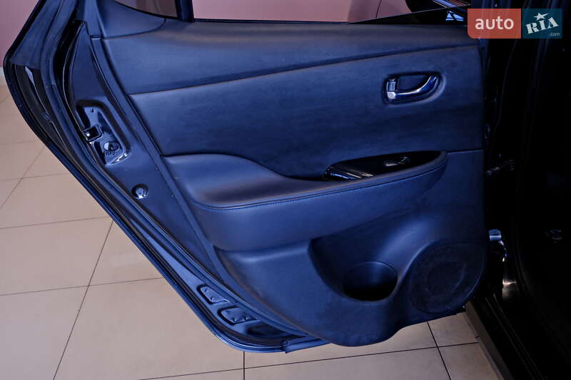 Хэтчбек Nissan Leaf 2022 в Одессе