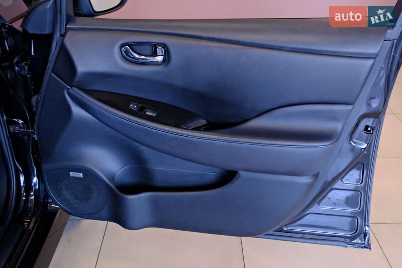 Хэтчбек Nissan Leaf 2022 в Одессе