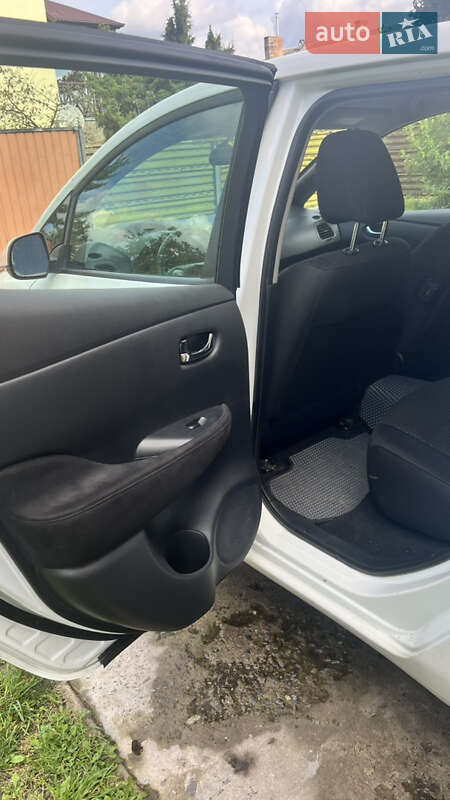 Хетчбек Nissan Leaf 2013 в Львові