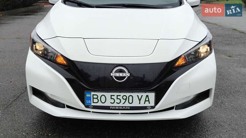 Хэтчбек Nissan Leaf 2024 в Тернополе