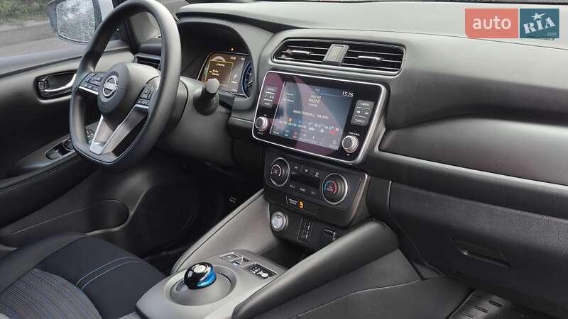 Хэтчбек Nissan Leaf 2024 в Тернополе
