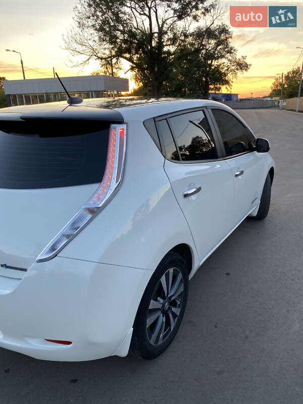 Хэтчбек Nissan Leaf 2015 в Харькове