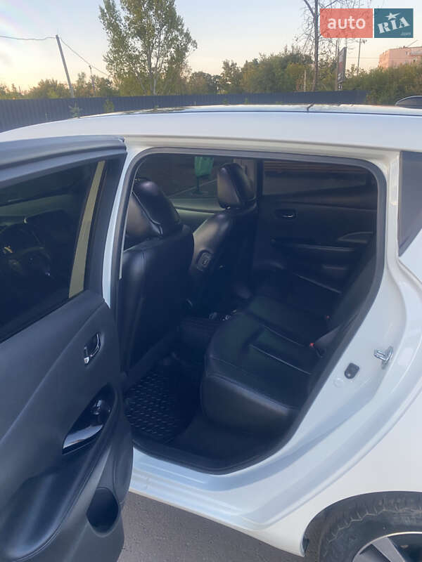 Хэтчбек Nissan Leaf 2015 в Харькове